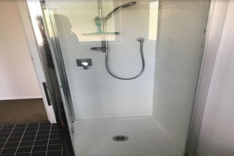 Photo of property in 2/3a Huapai Street, Onehunga, Auckland, 1061