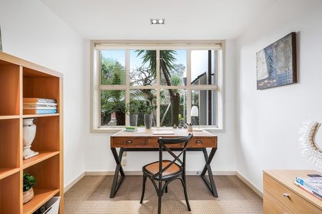 Photo of property in 2/2 Clifton Road, Hauraki, Auckland, 0622