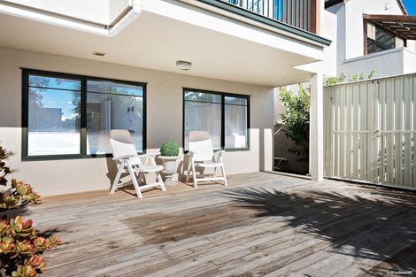 Photo of property in 4/62 Fernhill Way, Oteha, Auckland, 0632