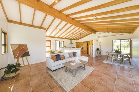 Photo of property in 32 Schnell Drive, Kelvin Grove, Palmerston North, 4414