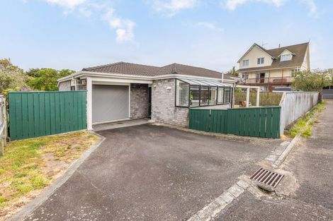 Photo of property in 12 Toru Road, Paraparaumu Beach, Paraparaumu, 5032