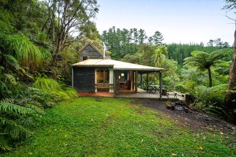 Photo of property in 99 Elmslie Road, Pinehaven, Upper Hutt, 5019