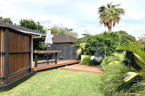 Photo of property in 10 Pixie Place, Pakuranga Heights, Auckland, 2010