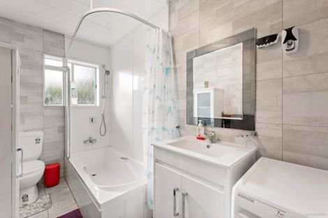 Photo of property in 9/66 Astley Avenue, New Lynn, Auckland, 0600