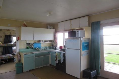 Photo of property in 493 Waikawa-curio Bay Road, Curio Bay, Tokanui, 9884