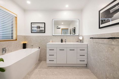 Photo of property in 71 Taylor Street, Cambridge, 3434