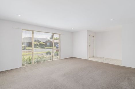 Photo of property in 3 Burbank Drive, Aidanfield, Christchurch, 8025