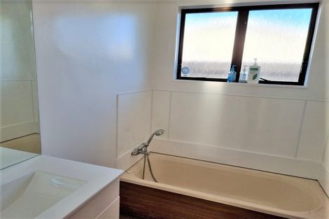 Photo of property in 71a Cambridge Terrace, Waterloo, Lower Hutt, 5011