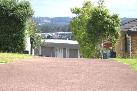 Photo of property in 56 Sunset Road, Unsworth Heights, Auckland, 0632