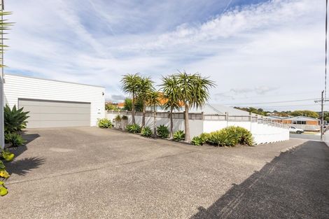 Photo of property in 9b Chilman Street, Strandon, New Plymouth, 4312