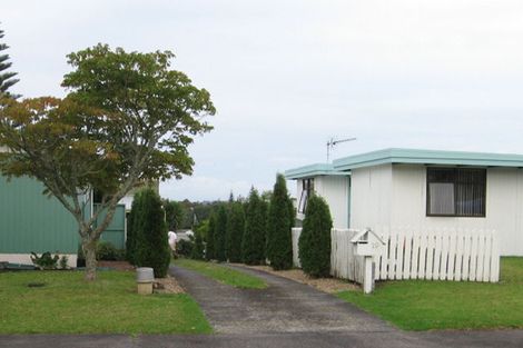 Photo of property in 19 Realm Place, Massey, Auckland, 0614