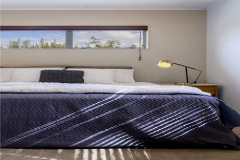 Photo of property in 2/8 Tallington Crescent, Torbay, Auckland, 0630