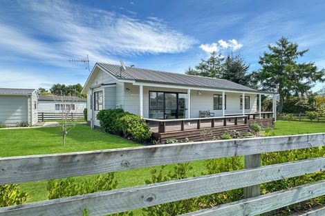 Photo of property in 10 Antonia Place, Kinloch, Taupo, 3377