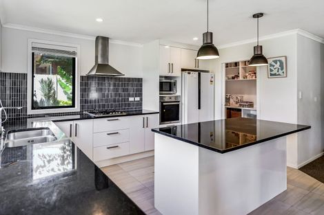 Photo of property in 35 Cabourne Drive, Glenview, Hamilton, 3206