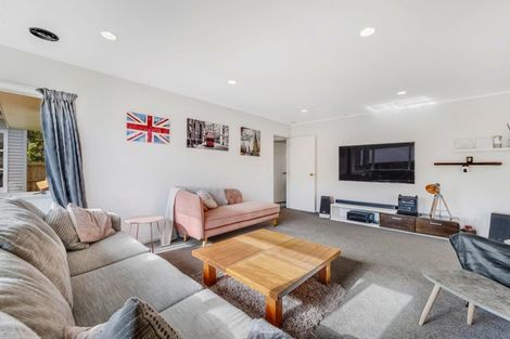 Photo of property in 17 Matterhorn Crescent, Northpark, Auckland, 2013