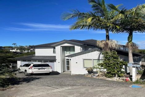 Photo of property in 30 Namsan Close, Fairview Heights, Auckland, 0632