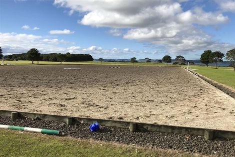 Photo of property in 137 Tuparekura Road, South Head, Helensville, 0874