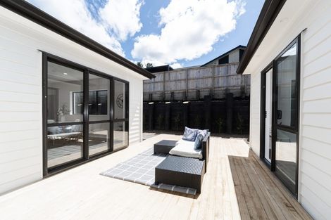 Photo of property in 4 Maraeariki Avenue, Orewa, 0931