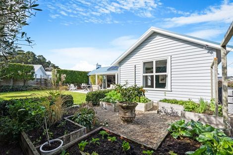 Photo of property in 42 Awanui Crescent, Matakana, Warkworth, 0985