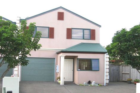 Photo of property in 4b Provence Esplanade, Te Atatu Peninsula, Auckland, 0610