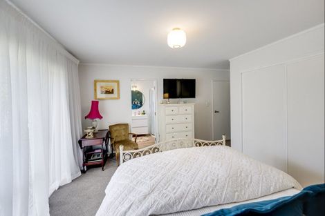 Photo of property in 2 Fern Grove, Taradale, Napier, 4112