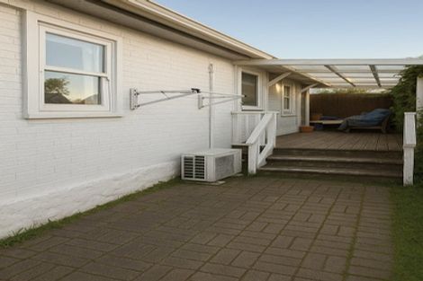 Photo of property in 2/4 Sydney Street, Hauraki, Auckland, 0622