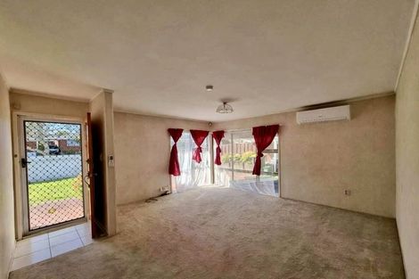 Photo of property in 1/1 Ballater Place, Highland Park, Auckland, 2010