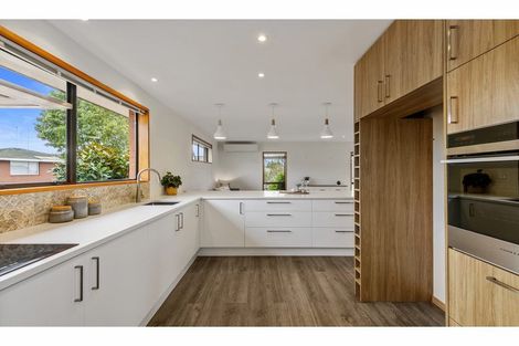 Photo of property in 105 Centaurus Road, Huntsbury, Christchurch, 8022