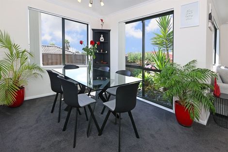 Photo of property in 3 Amesbury Rise, Henderson, Auckland, 0612