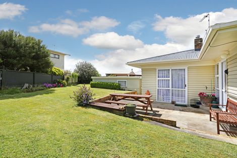 Photo of property in 18 Saint Johns Avenue, Tuakau, 2121