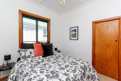 Photo of property in 21 Record Street, Fitzroy, New Plymouth, 4312