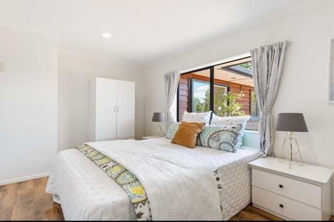 Photo of property in 52 Bluebird Crescent, Unsworth Heights, Auckland, 0632