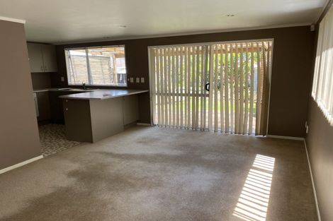 Photo of property in 57 View Road, Henderson, Auckland, 0612