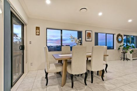 Photo of property in 36 Sapperton Drive, Henderson, Auckland, 0612