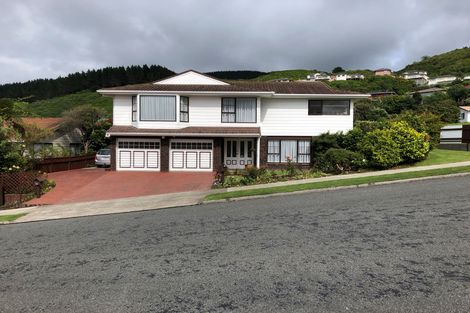 Photo of property in 87 Victory Crescent, Tawa, Wellington, 5028