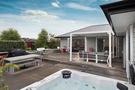Photo of property in 43 Kingfisher Crescent, Albert Town, Wanaka, 9305