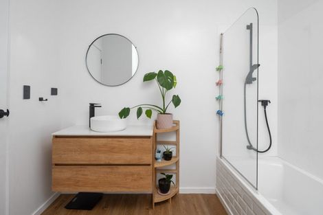 Photo of property in 30 Waimarama Street, Waikawa, Picton, 7220