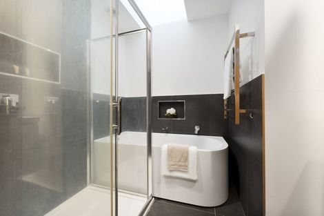 Photo of property in 30 Farquhar Road, Glendene, Auckland, 0602