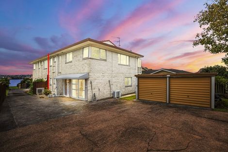 Photo of property in 76b Kiwi Esplanade, Mangere Bridge, Auckland, 2022