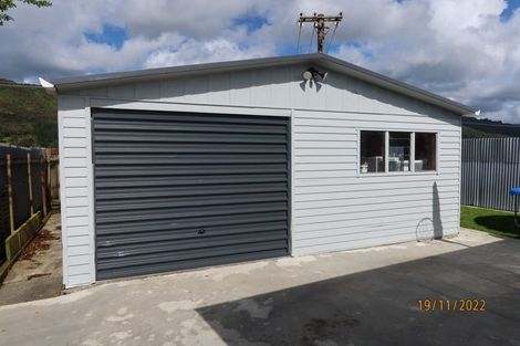 Photo of property in 2/306 Wellington Road, Wainuiomata, Lower Hutt, 5014
