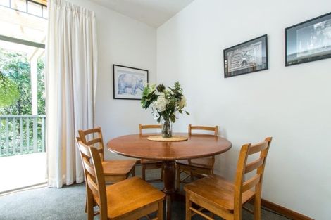 Photo of property in 16 Hebe Place, Birkenhead, Auckland, 0626