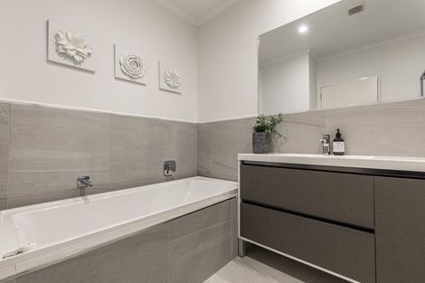 Photo of property in 3 Shelduck Way, Hobsonville, Auckland, 0616