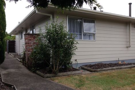 Photo of property in 24 Hillcrest Drive, Kelvin Grove, Palmerston North, 4414