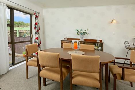 Photo of property in 10 Muscat Place, Henderson, Auckland, 0612