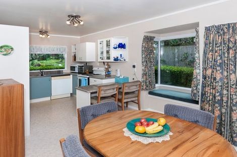 Photo of property in 7 Borrowdace Avenue, Botany Downs, Auckland, 2010