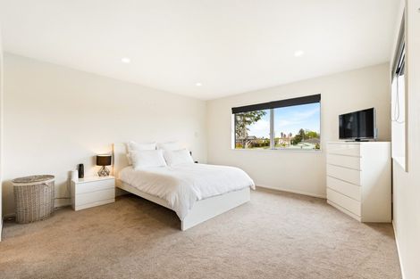 Photo of property in 14a Kotuku Street, Te Atatu Peninsula, Auckland, 0610