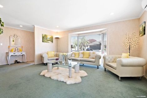 Photo of property in 8 Willowbank Close, East Tamaki Heights, Auckland, 2016