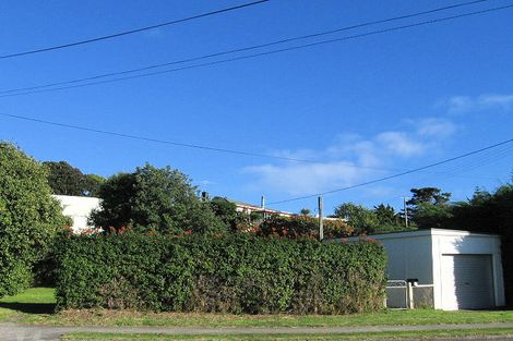 Photo of property in 26 Heperi Street, Waikanae Beach, Waikanae, 5036