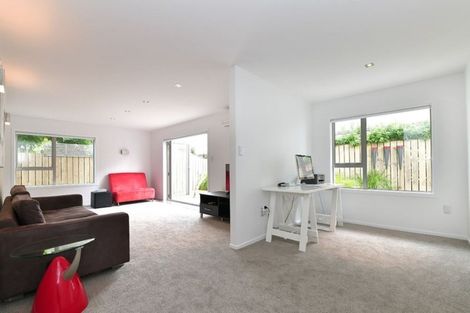 Photo of property in 53a Walton Street, Red Beach, 0932