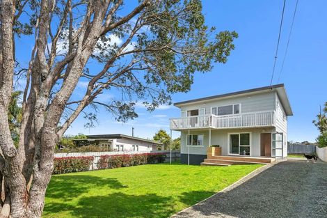 Photo of property in 8 James Mcleod Road, Shelly Beach, Helensville, 0874